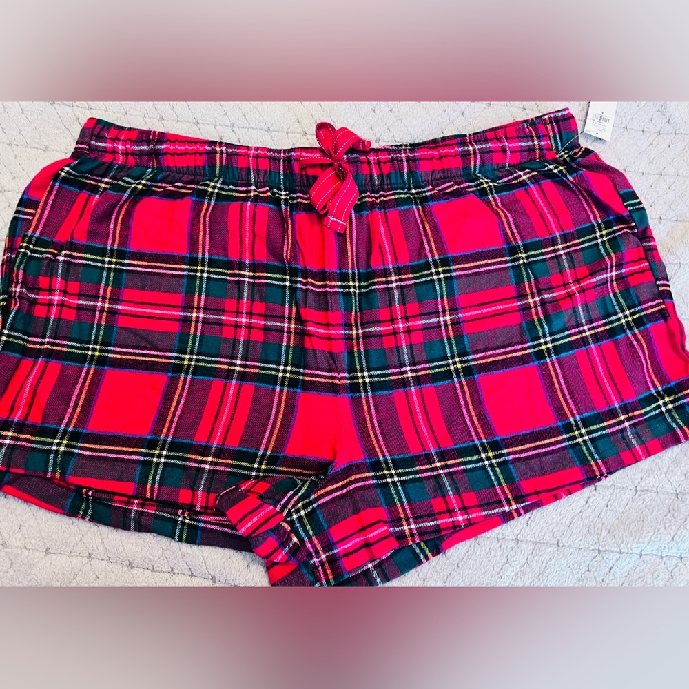NWT -Old Navy sleep shorts. Christmas style, 2 pairs